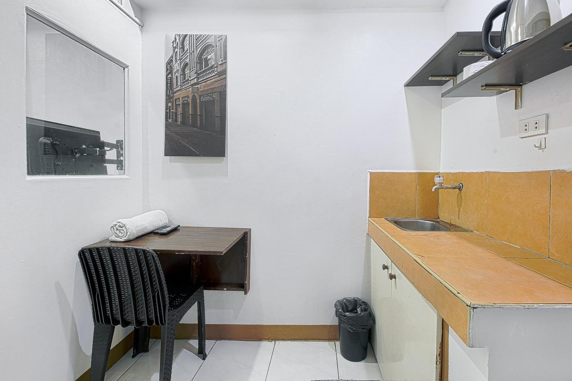 Oyo 859 City Stay Inns Pasong Tamo Makati City Esterno foto